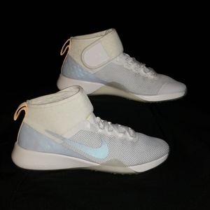 Nike Zoom Strong 2 training shoes